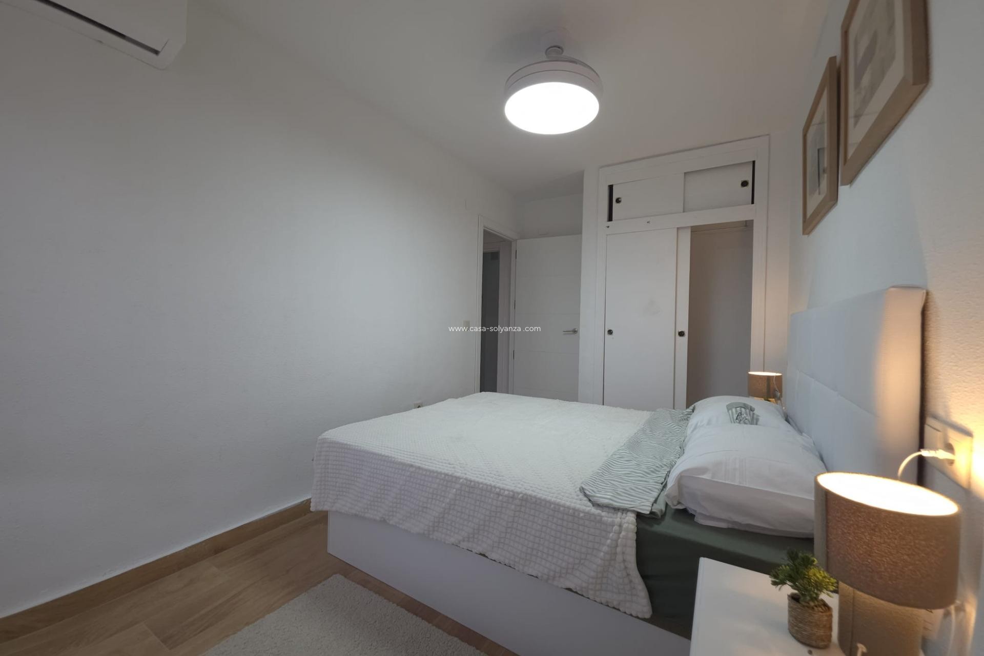 Resale - Apartment / flat - Torrevieja - Cala Ferris