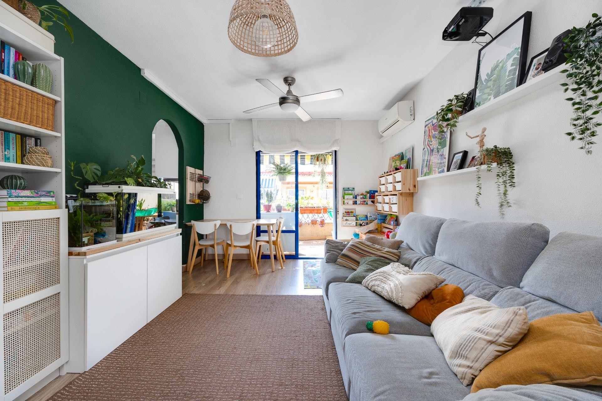 Resale - Apartment / flat - Torrevieja - Calas Blanca