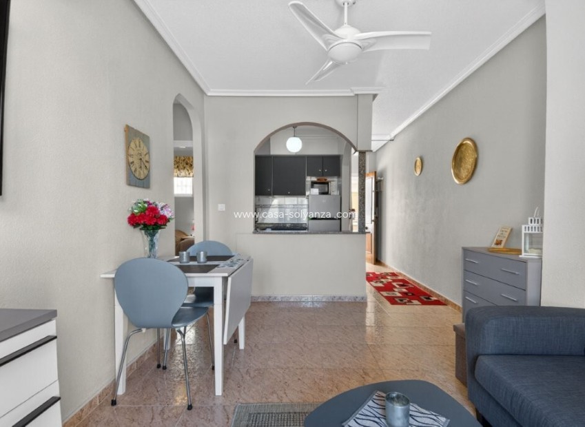 Resale - Apartment / flat - Torrevieja - Calas Blanca