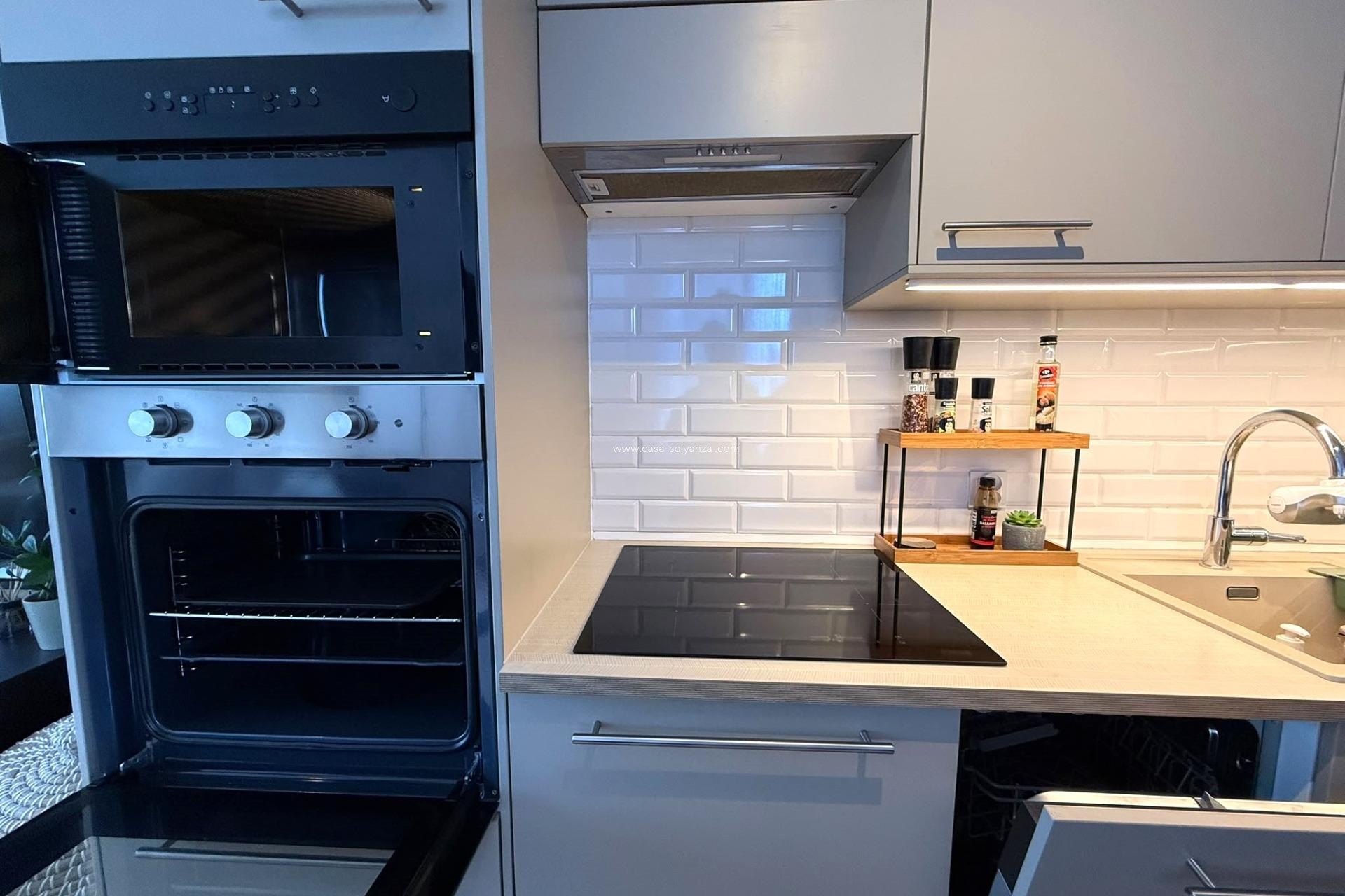 Resale - Apartment / flat - Torrevieja - Calas Blanca