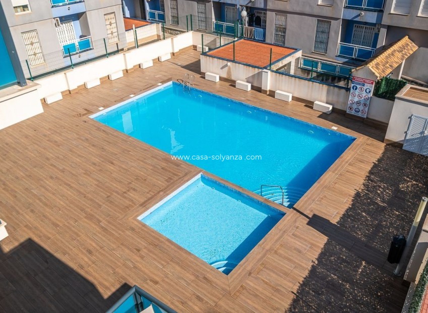 Resale - Apartment / flat - Torrevieja - Calas Blancas