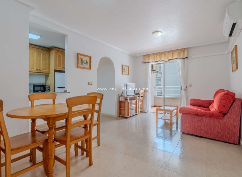 Resale - Apartment / flat - Torrevieja - Center