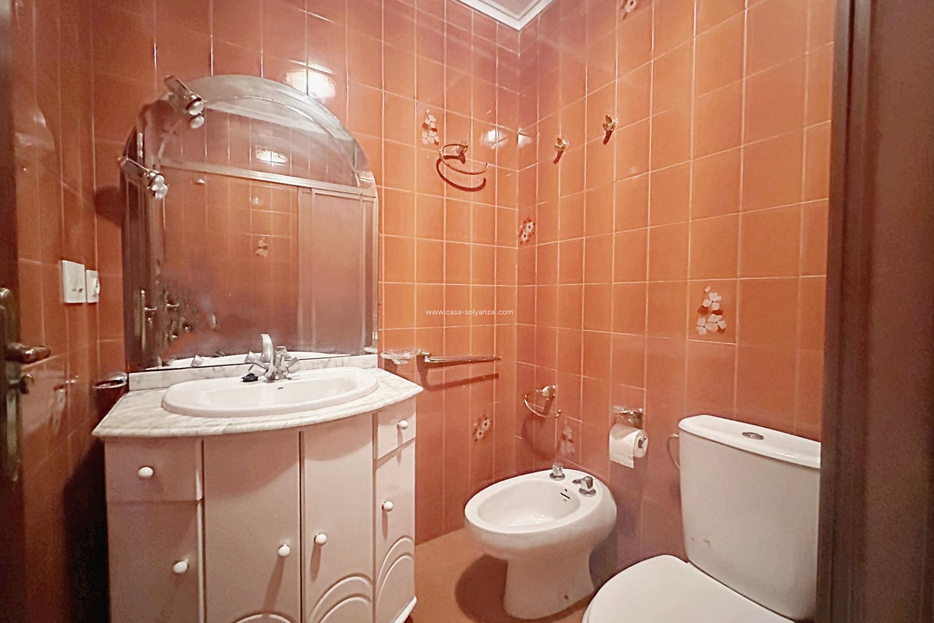 Resale - Apartment / flat - Torrevieja - Center