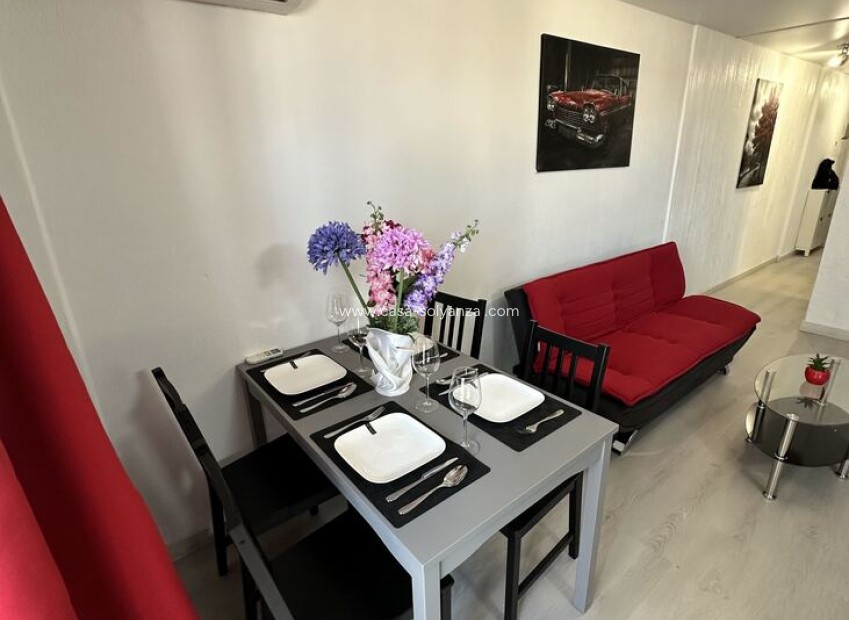 Resale - Apartment / flat - Torrevieja - Center