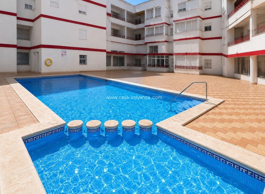 Resale - Apartment / flat - Torrevieja - Center