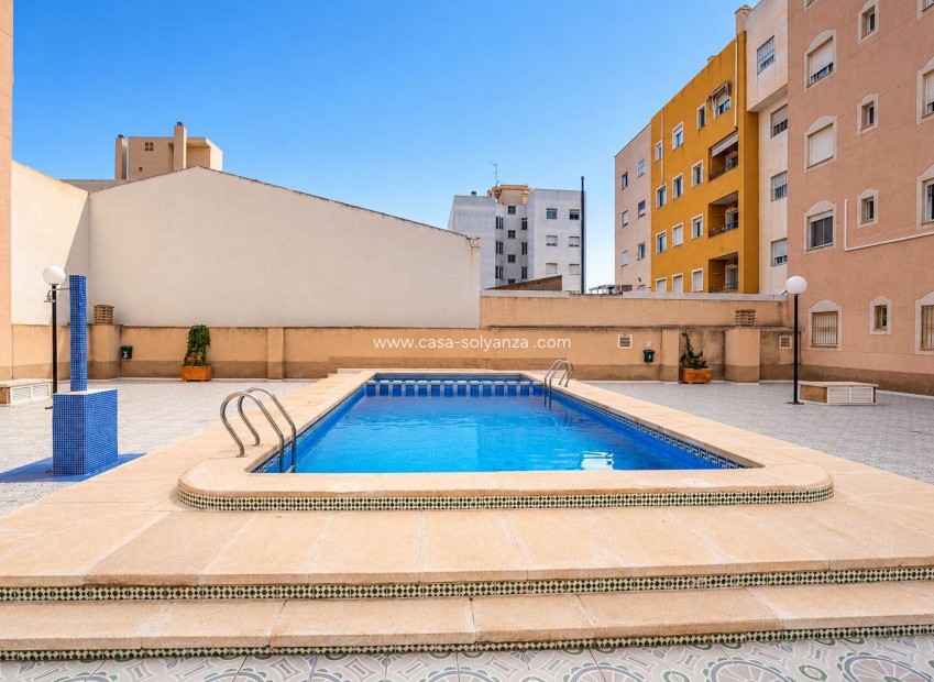 Resale - Apartment / flat - Torrevieja - Center