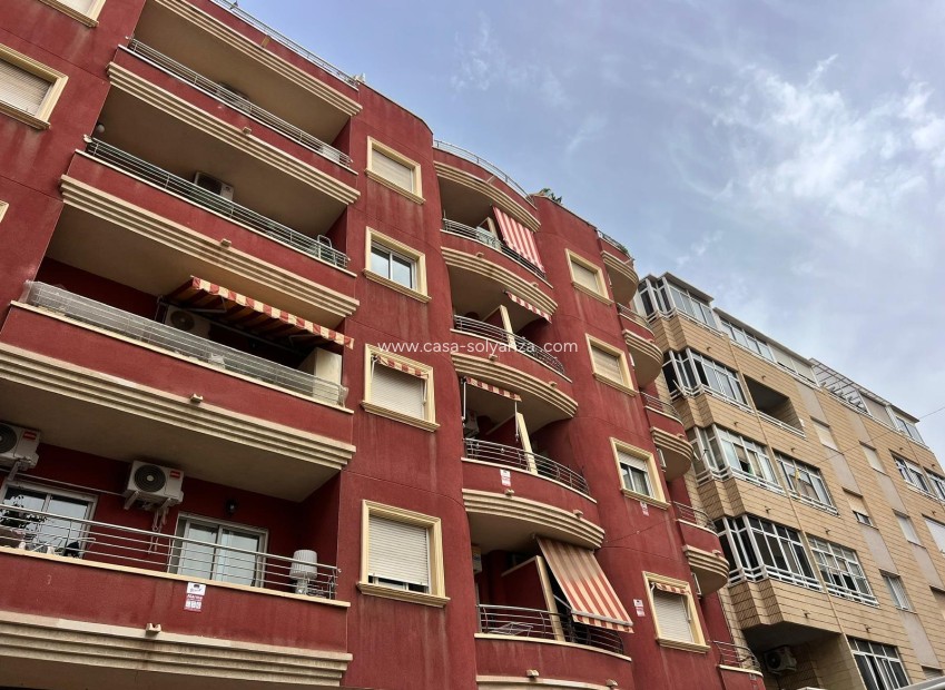 Resale - Apartment / flat - Torrevieja - Center