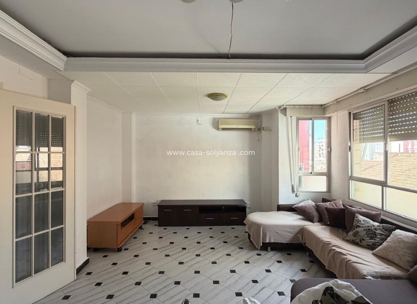 Resale - Apartment / flat - Torrevieja - Center