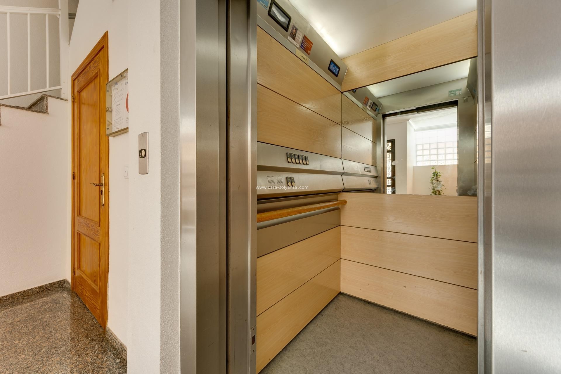 Resale - Apartment / flat - Torrevieja - Center