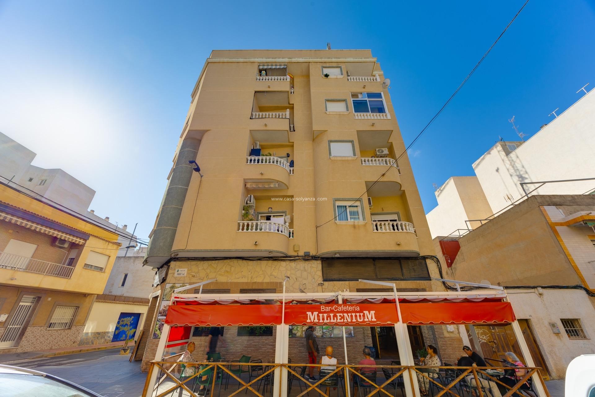 Resale - Apartment / flat - Torrevieja - Center