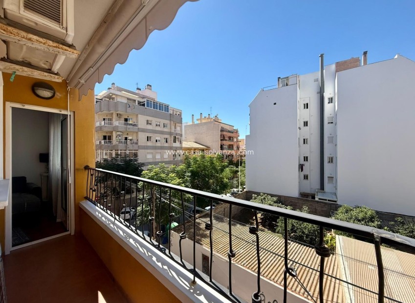 Resale - Apartment / flat - Torrevieja - Center