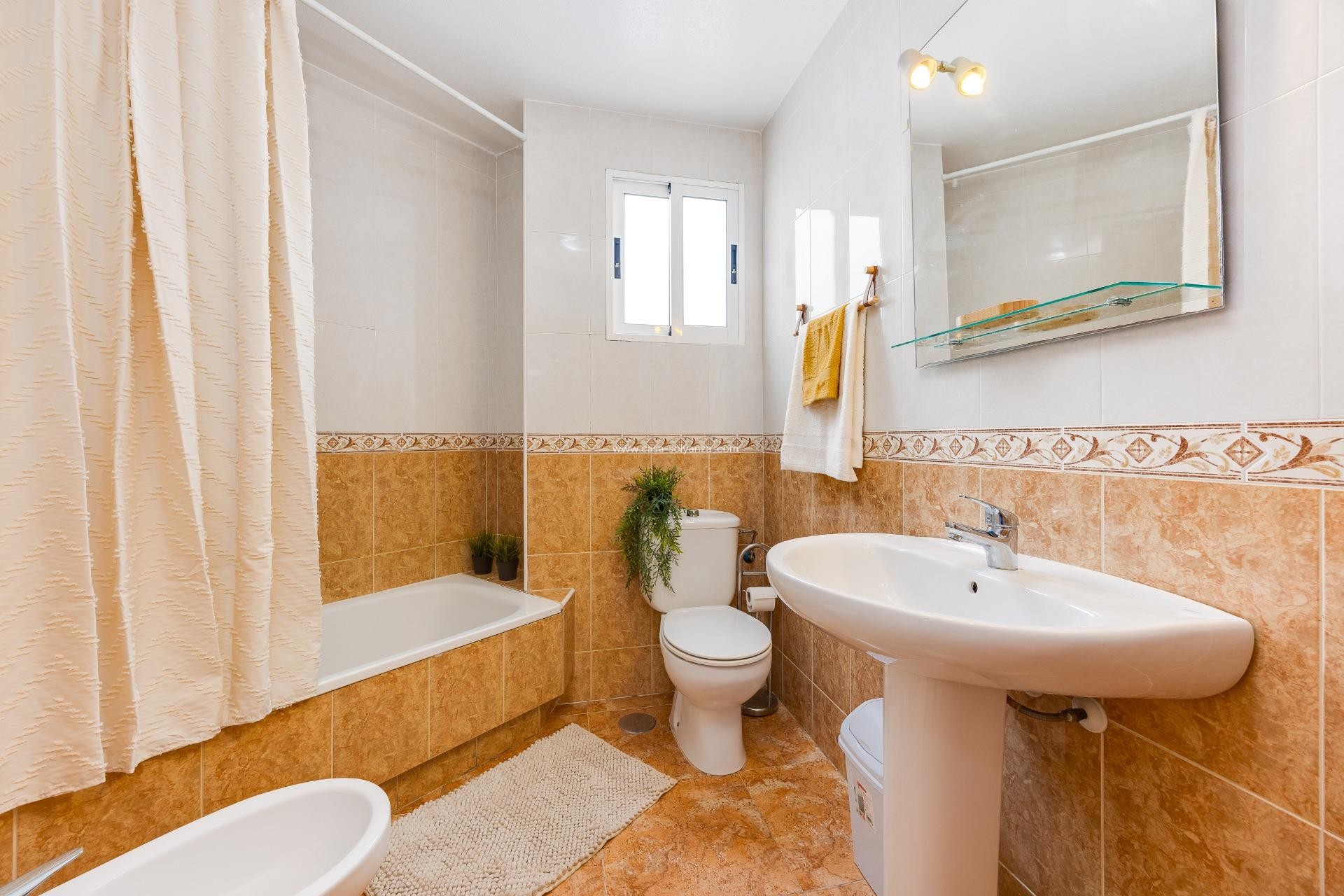 Resale - Apartment / flat - Torrevieja - Center