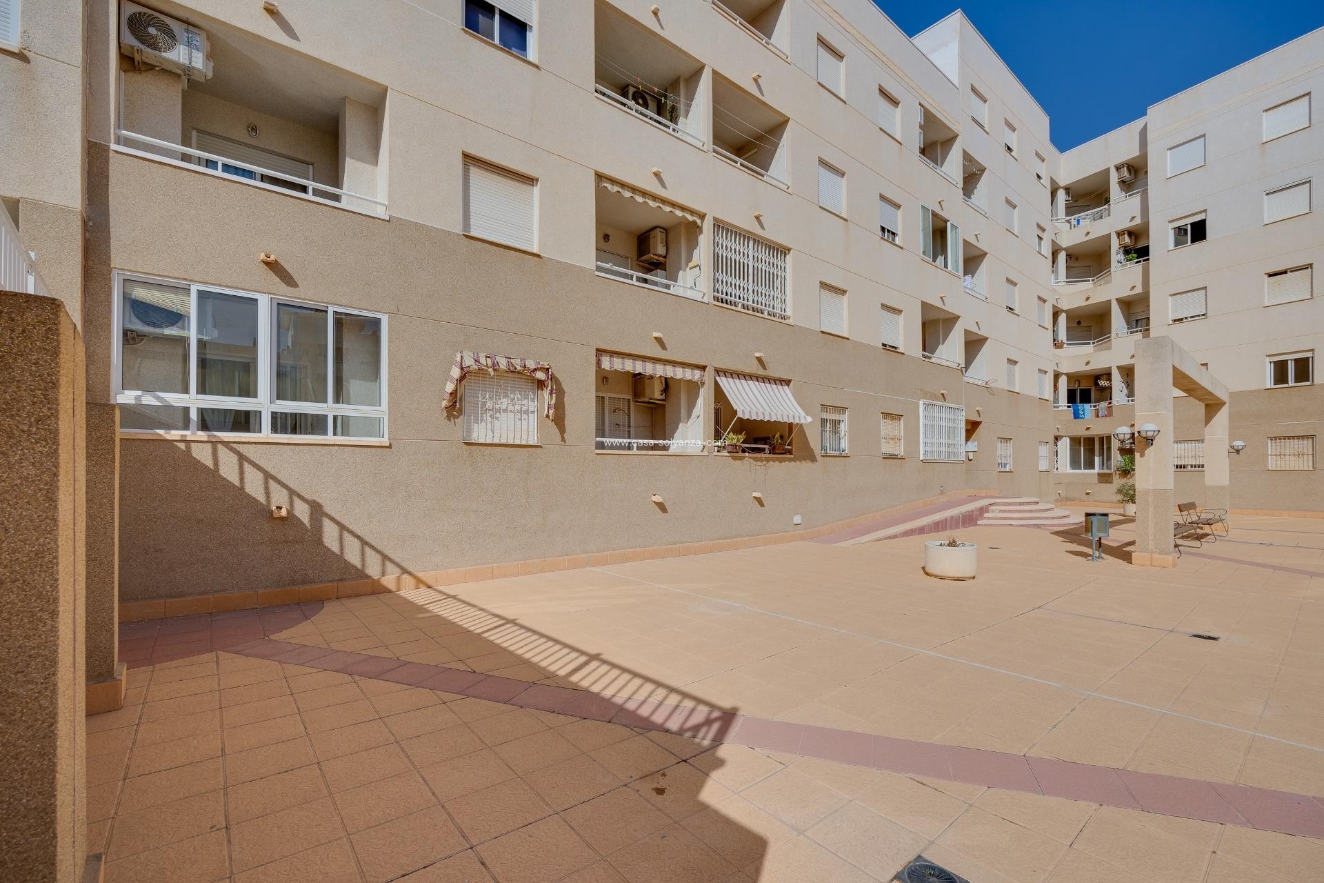 Resale - Apartment / flat - Torrevieja - Center