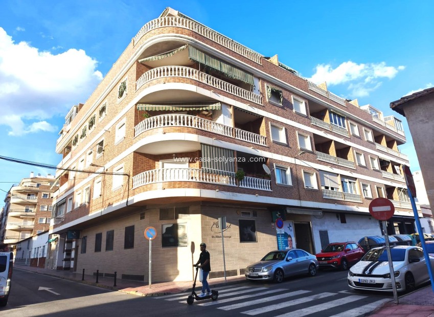 Resale - Apartment / flat - Torrevieja - Center