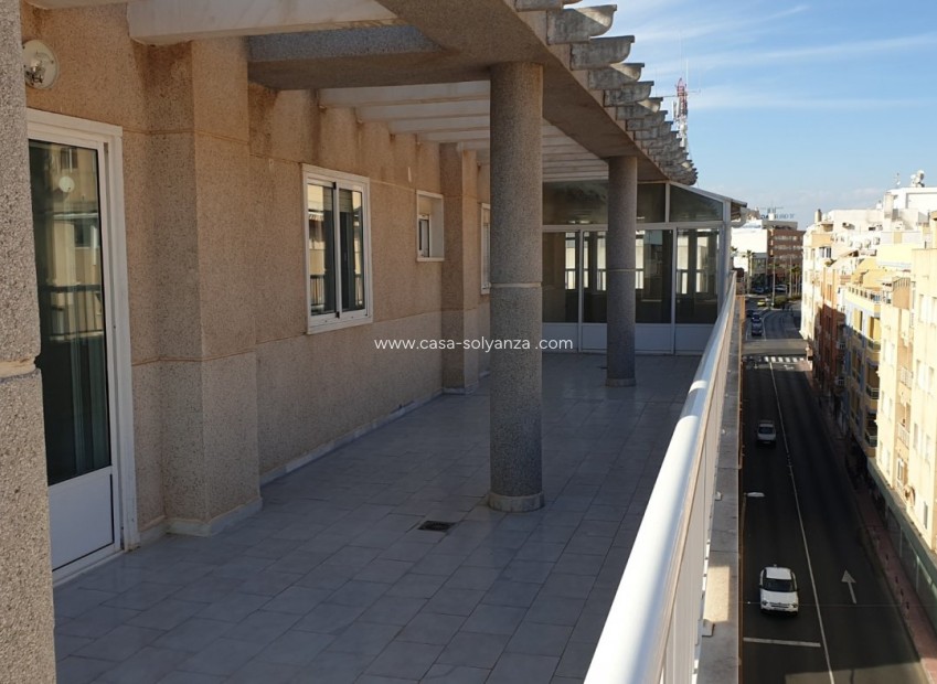 Resale - Apartment / flat - Torrevieja - Center