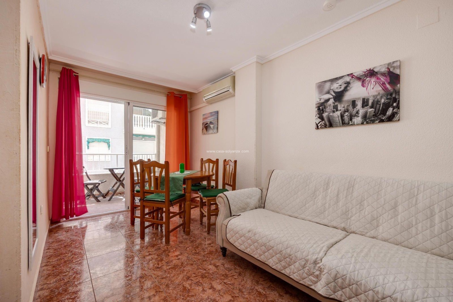 Resale - Apartment / flat - Torrevieja - Center