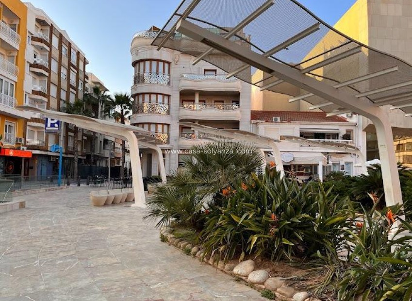 Resale - Apartment / flat - Torrevieja - Center