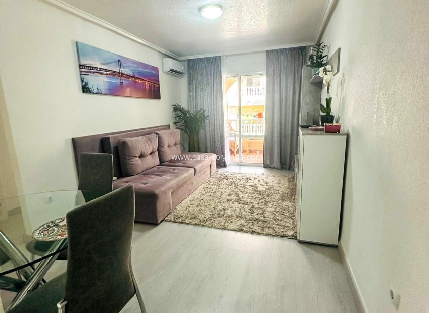 Resale - Apartment / flat - Torrevieja - Center