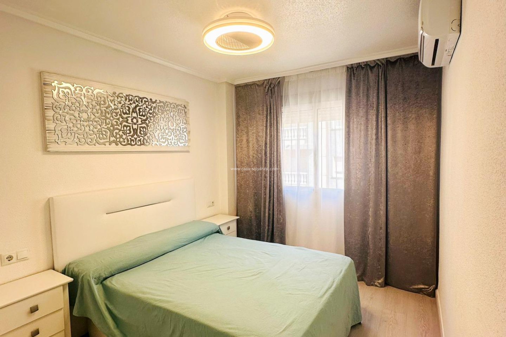Resale - Apartment / flat - Torrevieja - Center