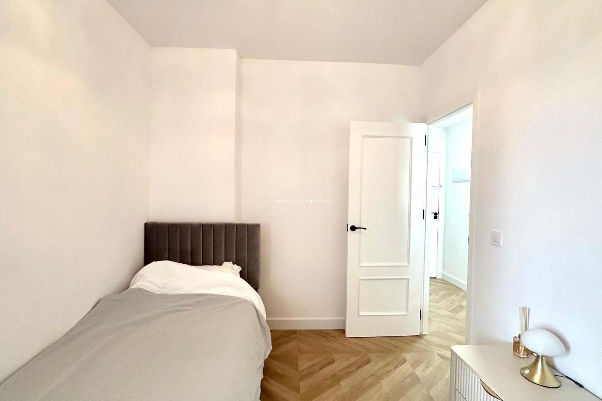 Resale - Apartment / flat - Torrevieja - Center