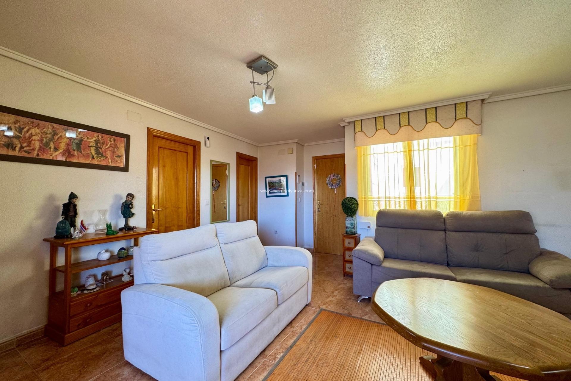 Resale - Apartment / flat - Torrevieja - Center
