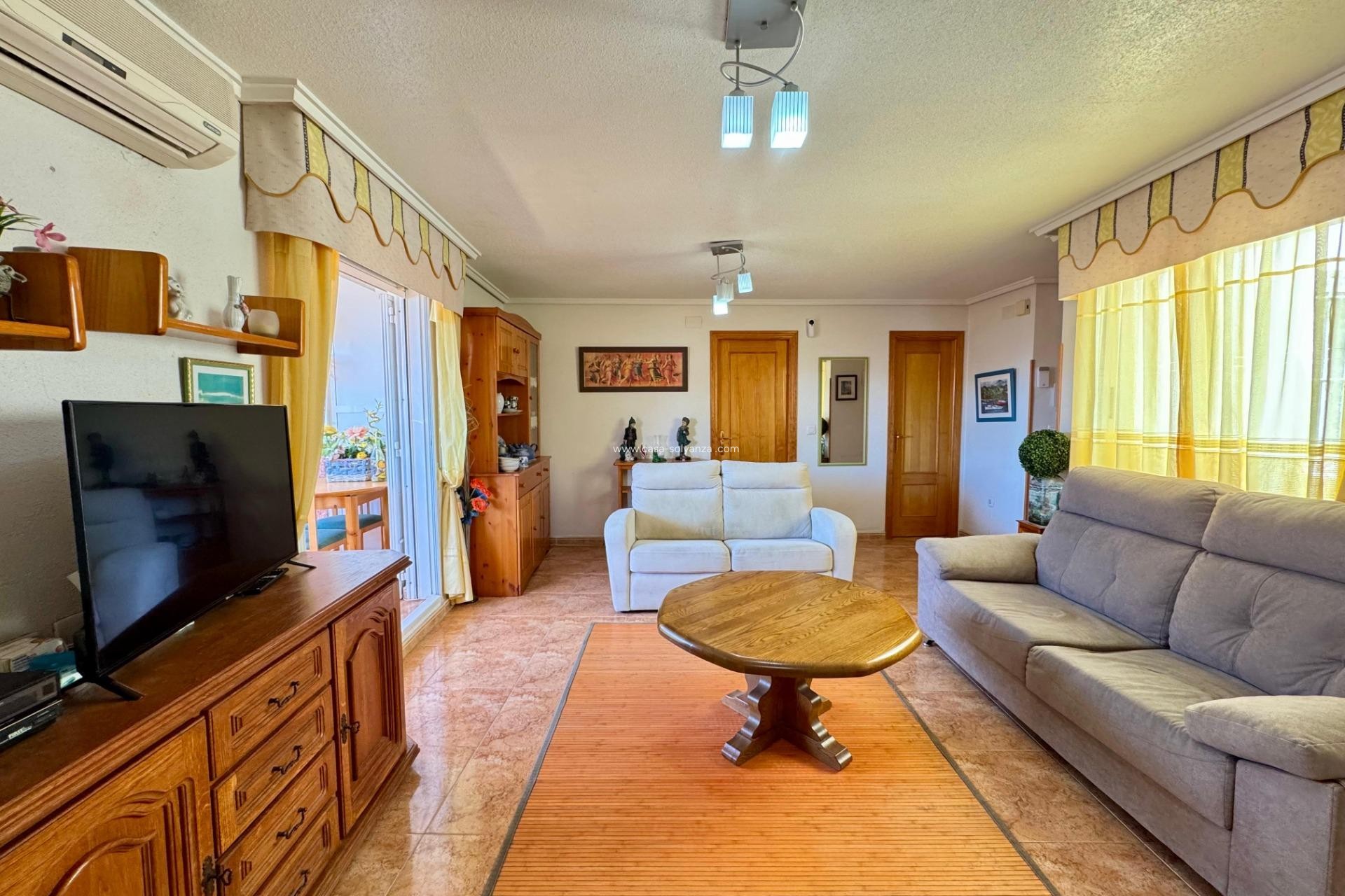 Resale - Apartment / flat - Torrevieja - Center