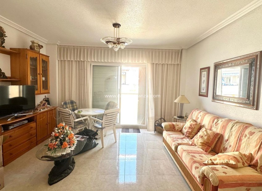 Resale - Apartment / flat - Torrevieja - Center