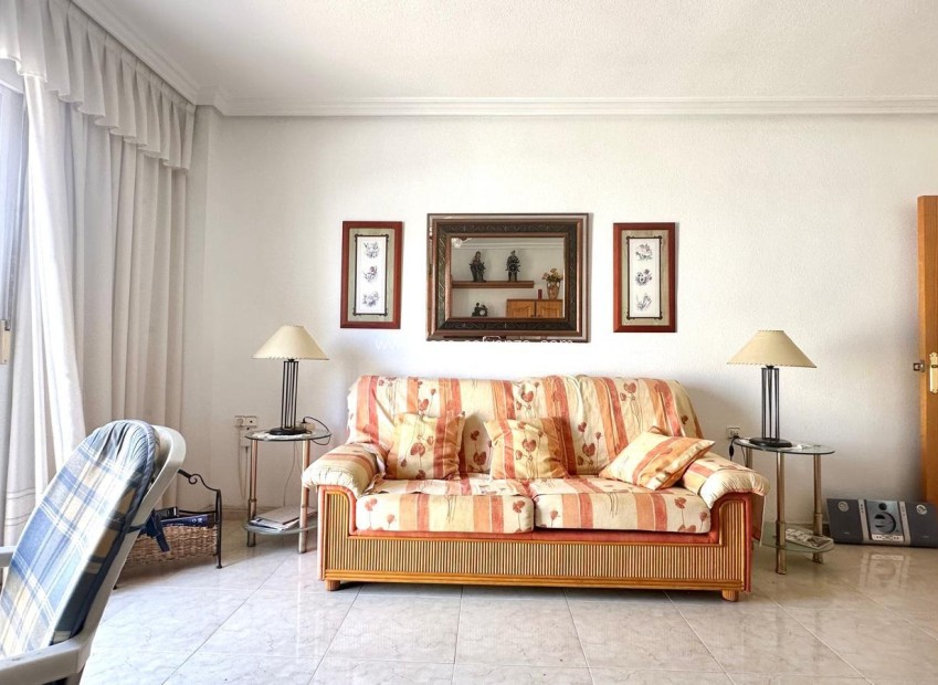 Resale - Apartment / flat - Torrevieja - Center