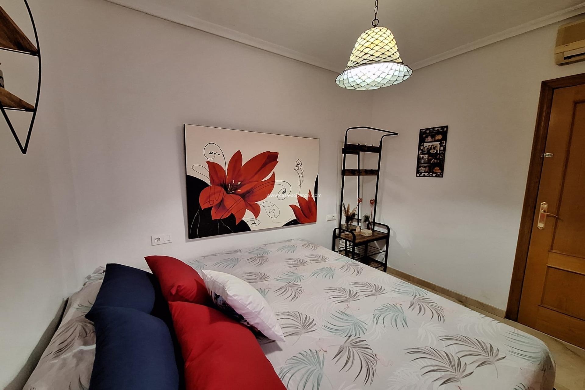 Resale - Apartment / flat - Torrevieja - Center