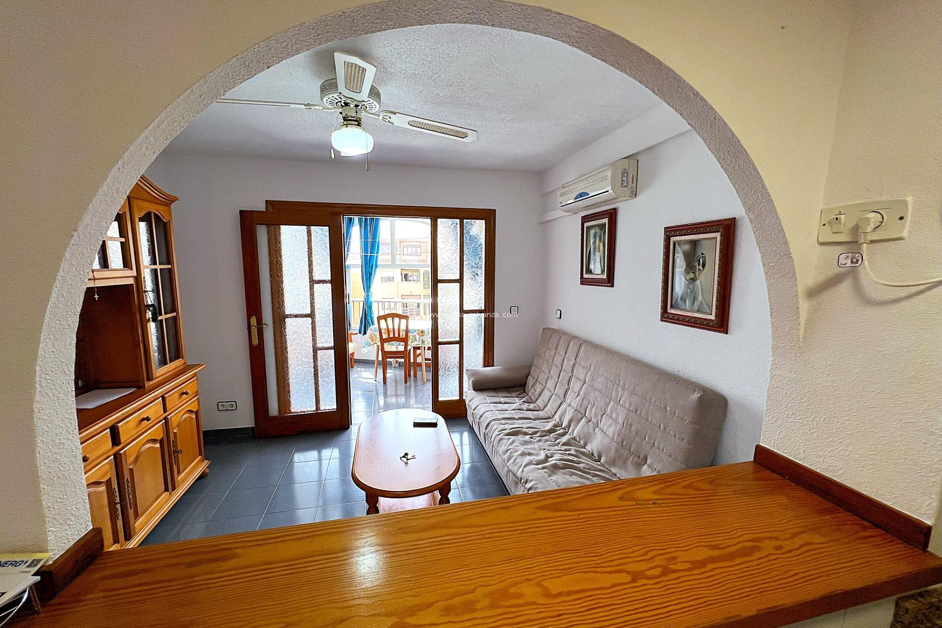 Resale - Apartment / flat - Torrevieja - Center