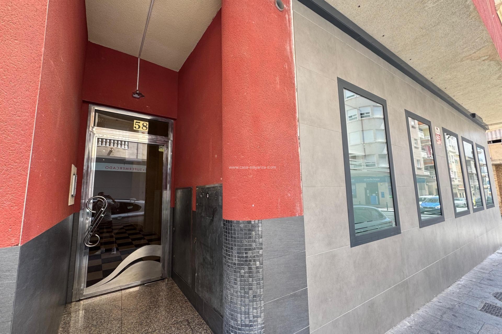 Resale - Apartment / flat - Torrevieja - Center