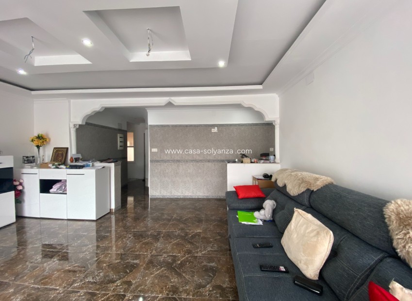 Resale - Apartment / flat - Torrevieja - Center