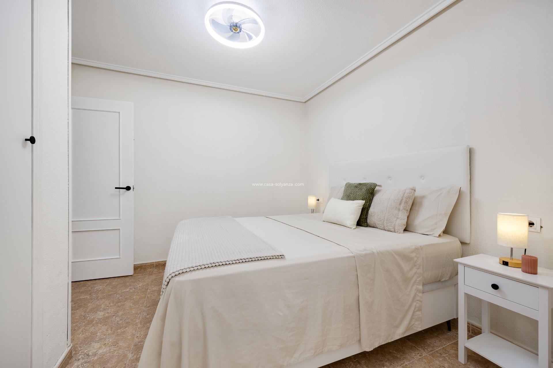 Resale - Apartment / flat - Torrevieja - Center