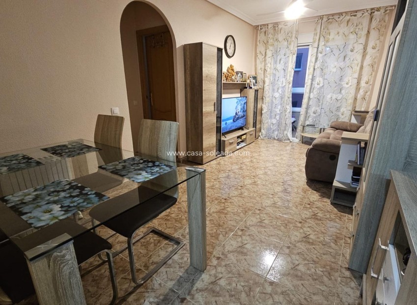 Resale - Apartment / flat - Torrevieja - Center