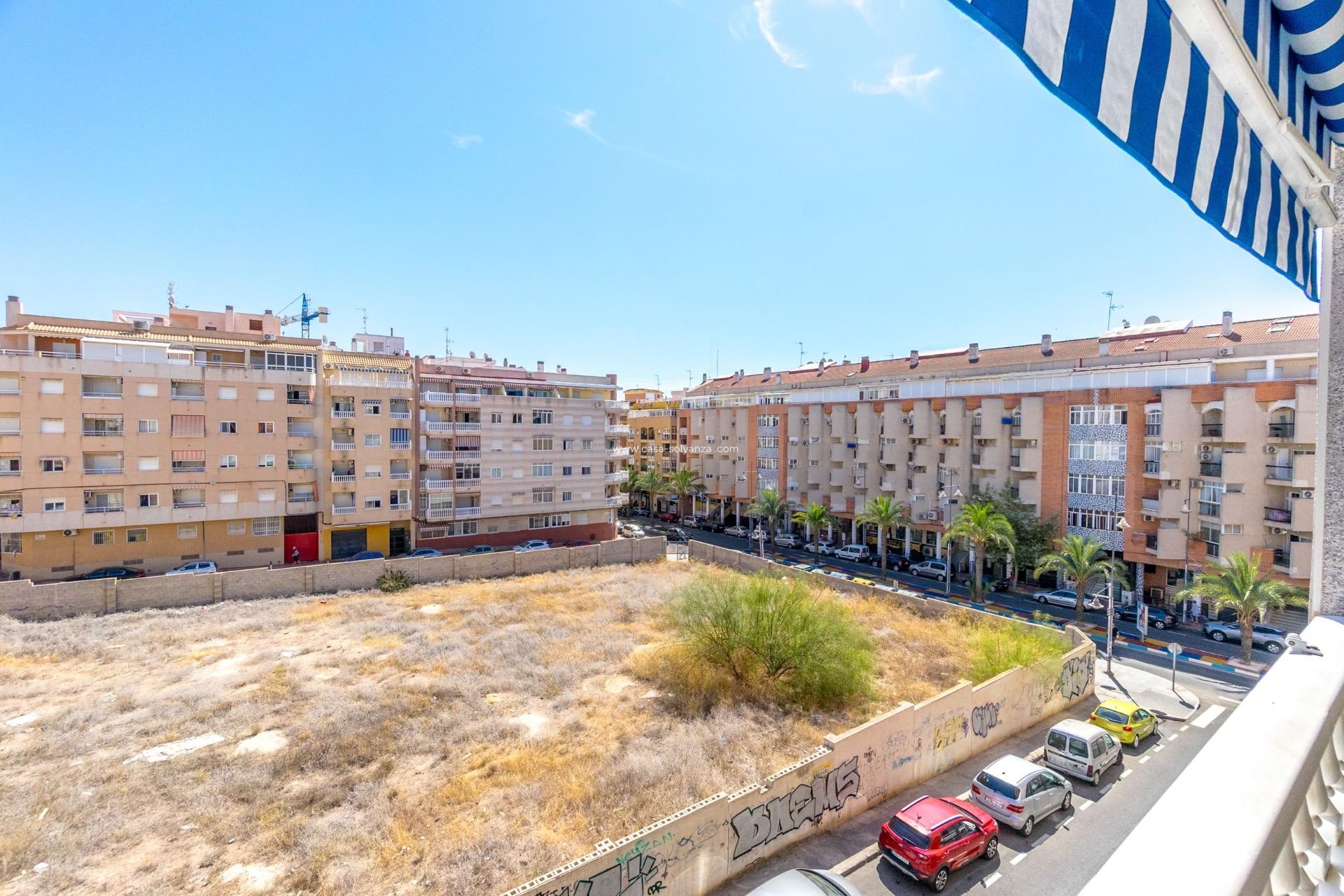 Resale - Apartment / flat - Torrevieja - Center