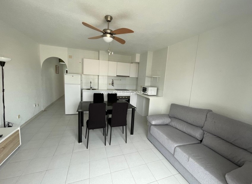 Resale - Apartment / flat - Torrevieja - Center