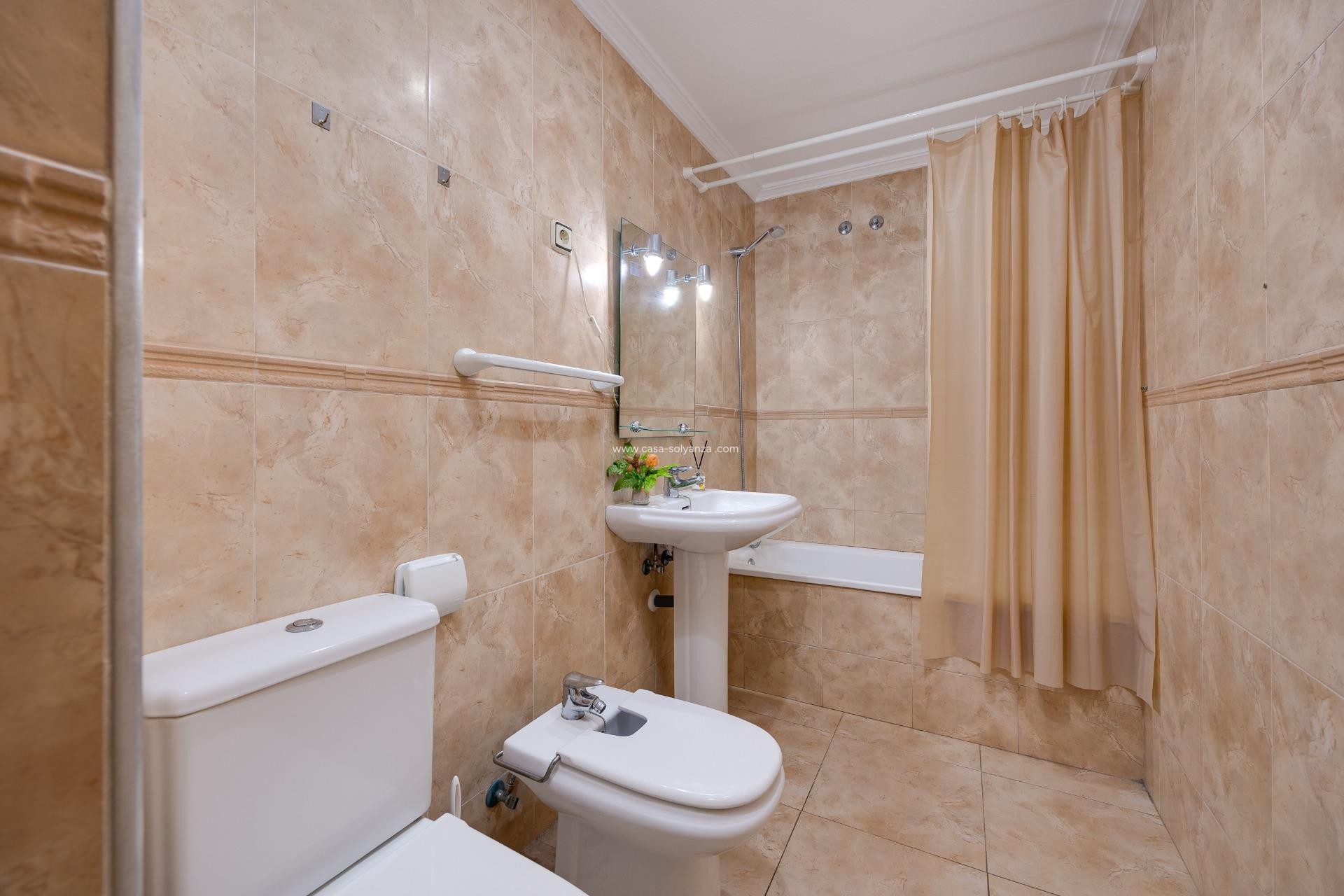 Resale - Apartment / flat - Torrevieja - Center