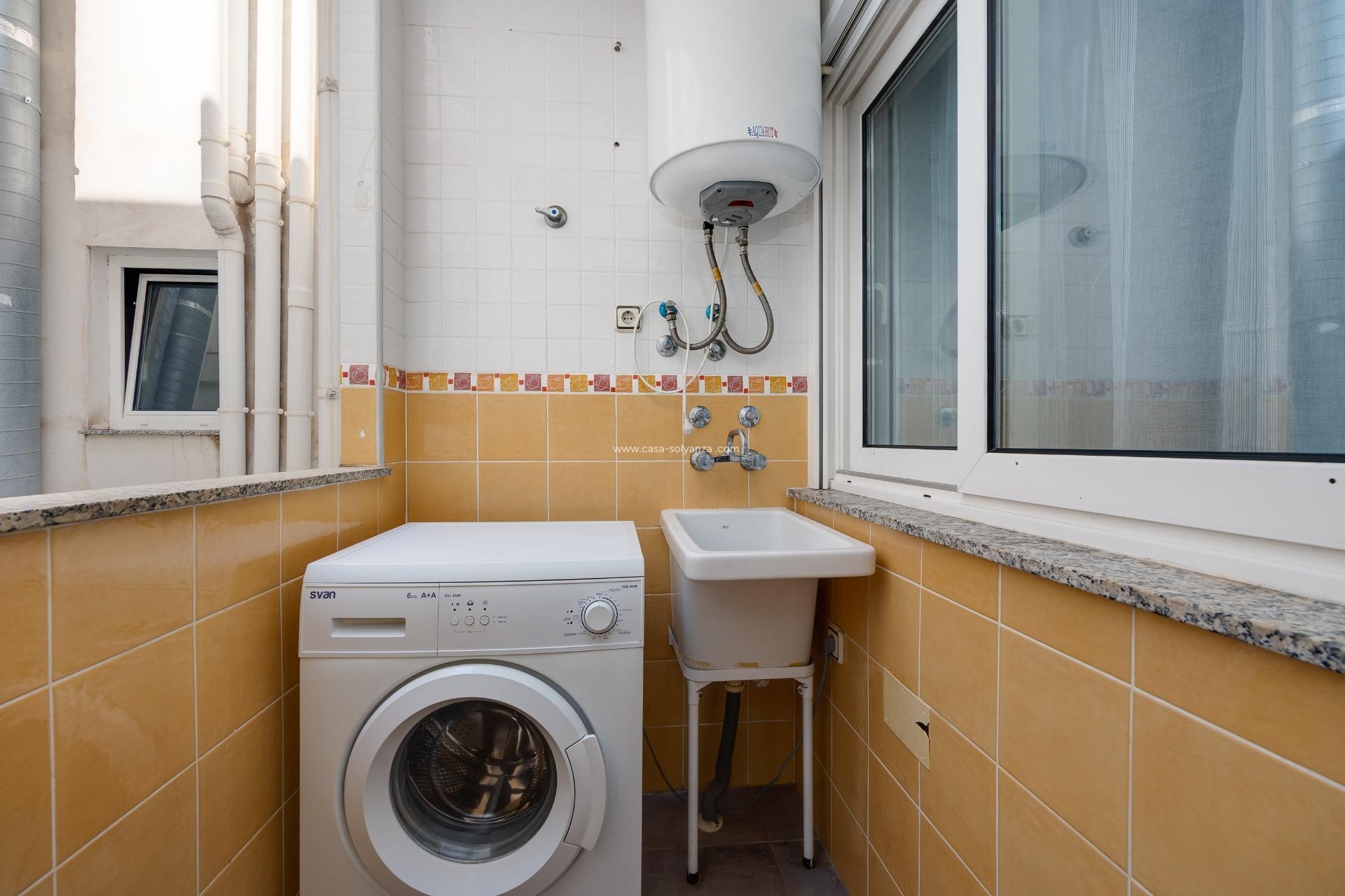 Resale - Apartment / flat - Torrevieja - Center