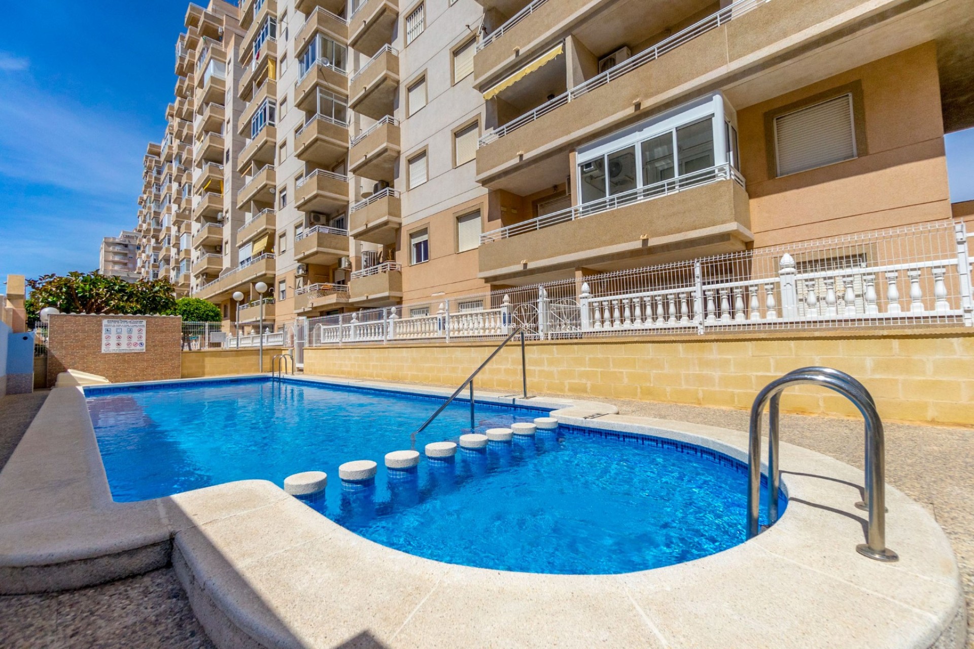 Resale - Apartment / flat - Torrevieja - Center