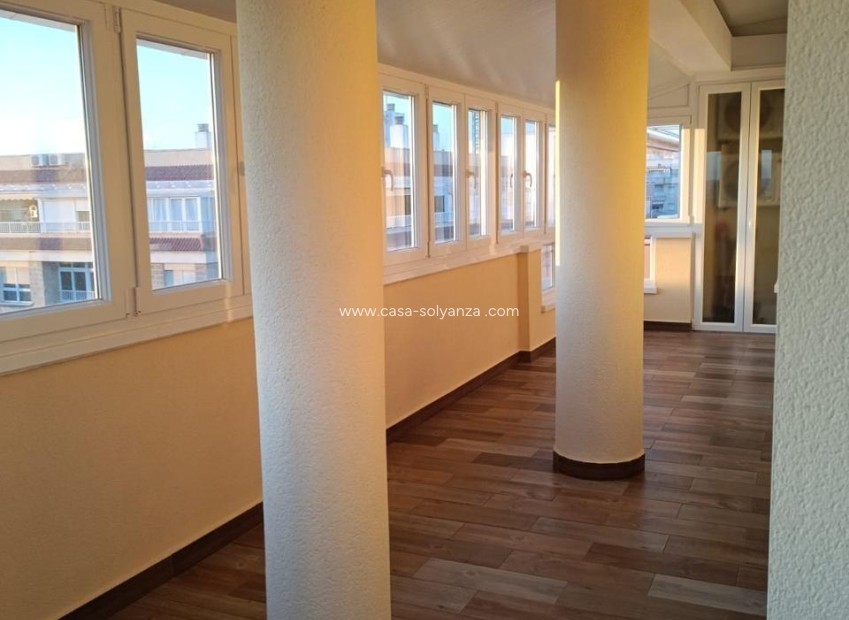 Resale - Apartment / flat - Torrevieja - Center