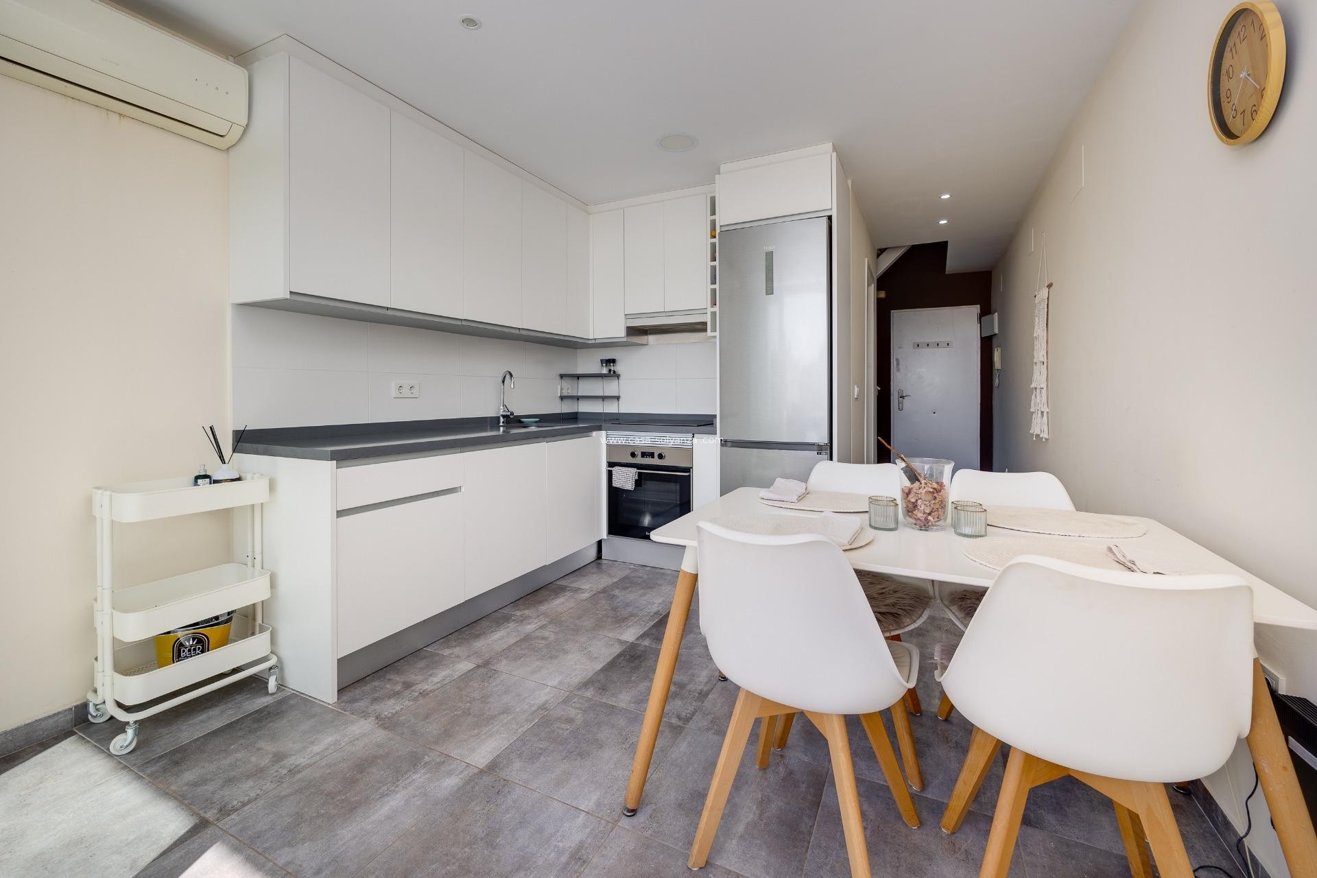 Resale - Apartment / flat - Torrevieja - Center