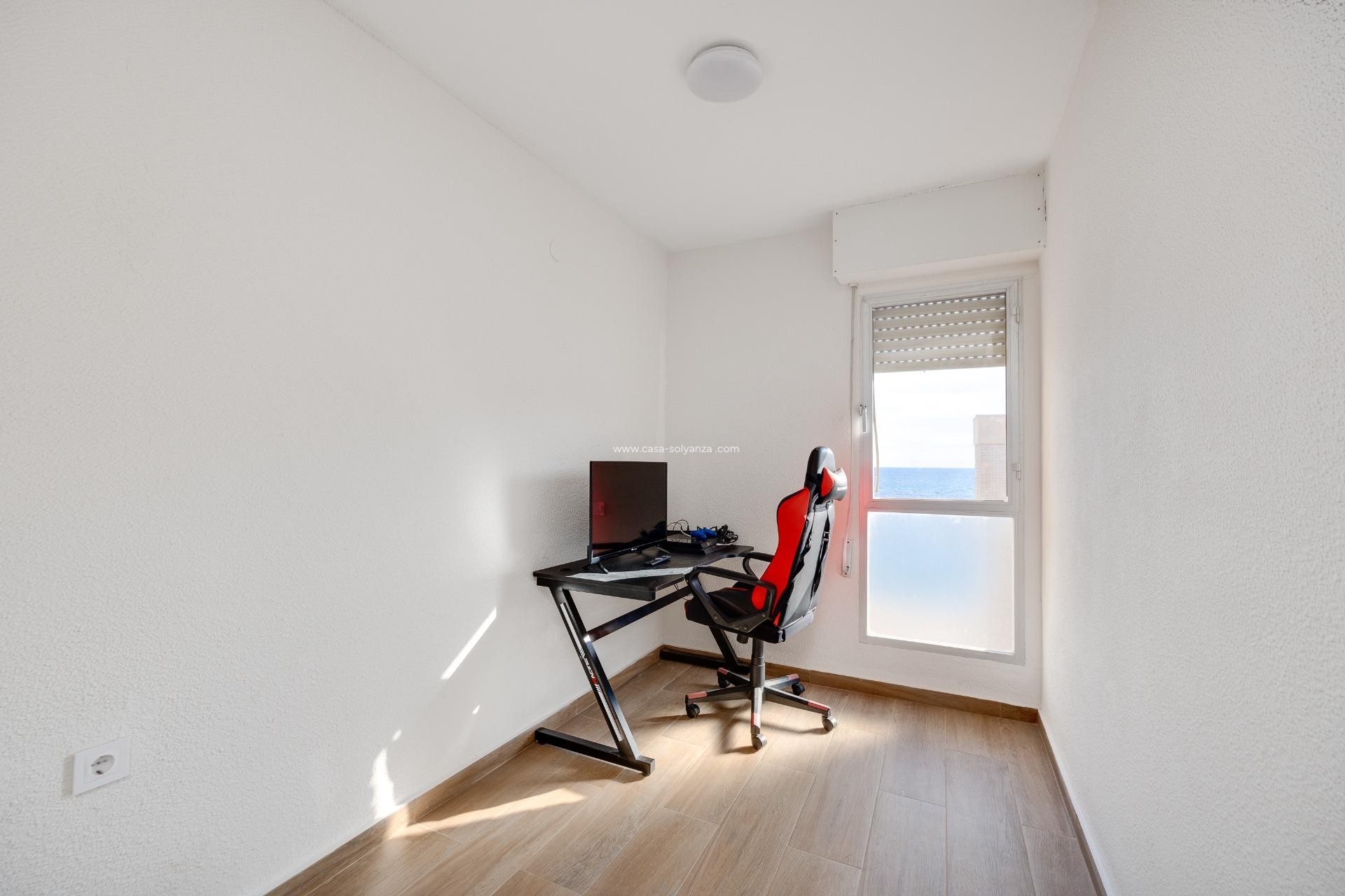 Resale - Apartment / flat - Torrevieja - Center