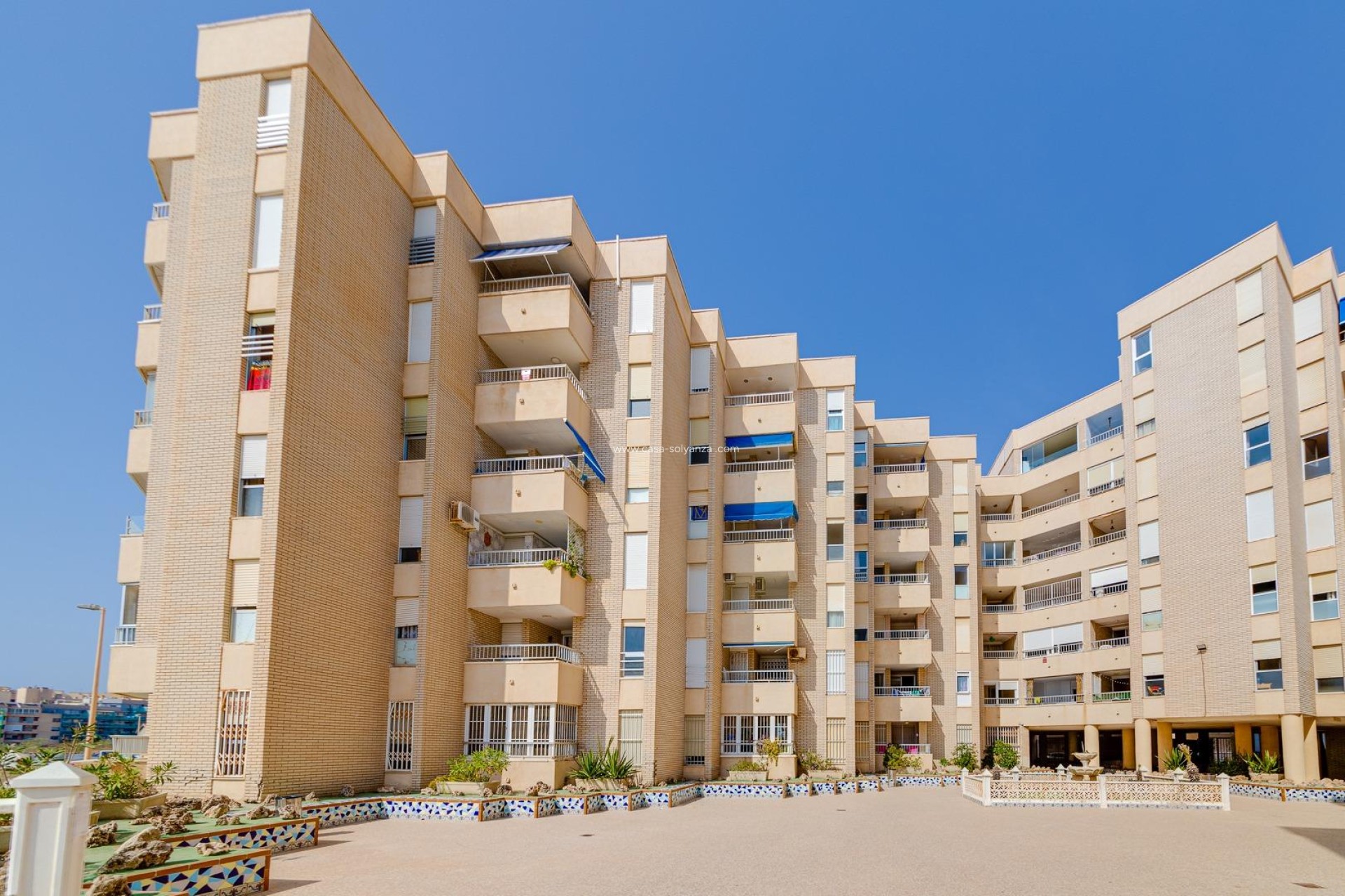 Resale - Apartment / flat - Torrevieja - Center