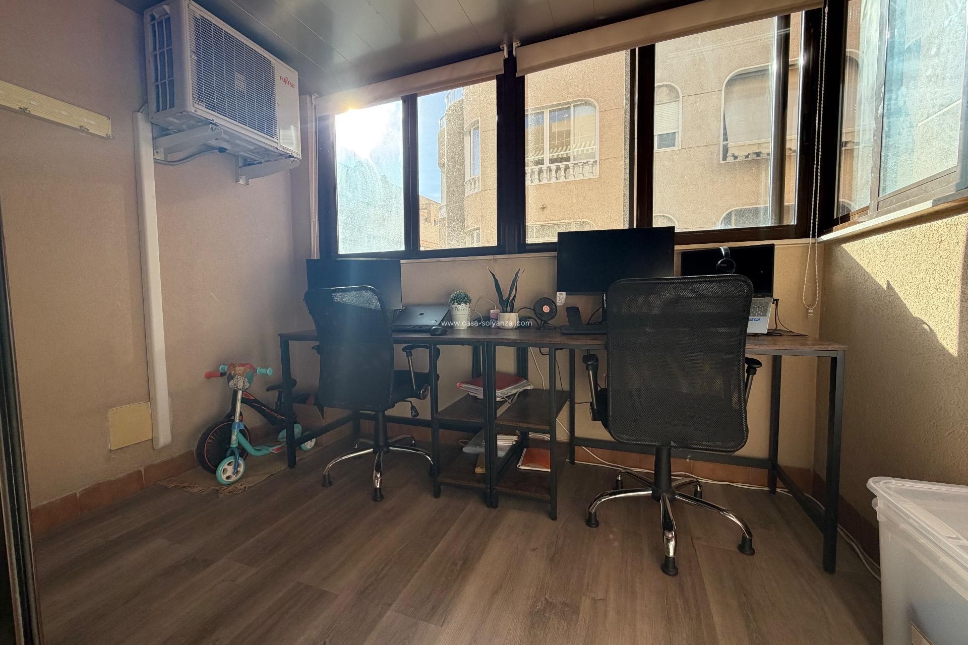 Resale - Apartment / flat - Torrevieja - Center