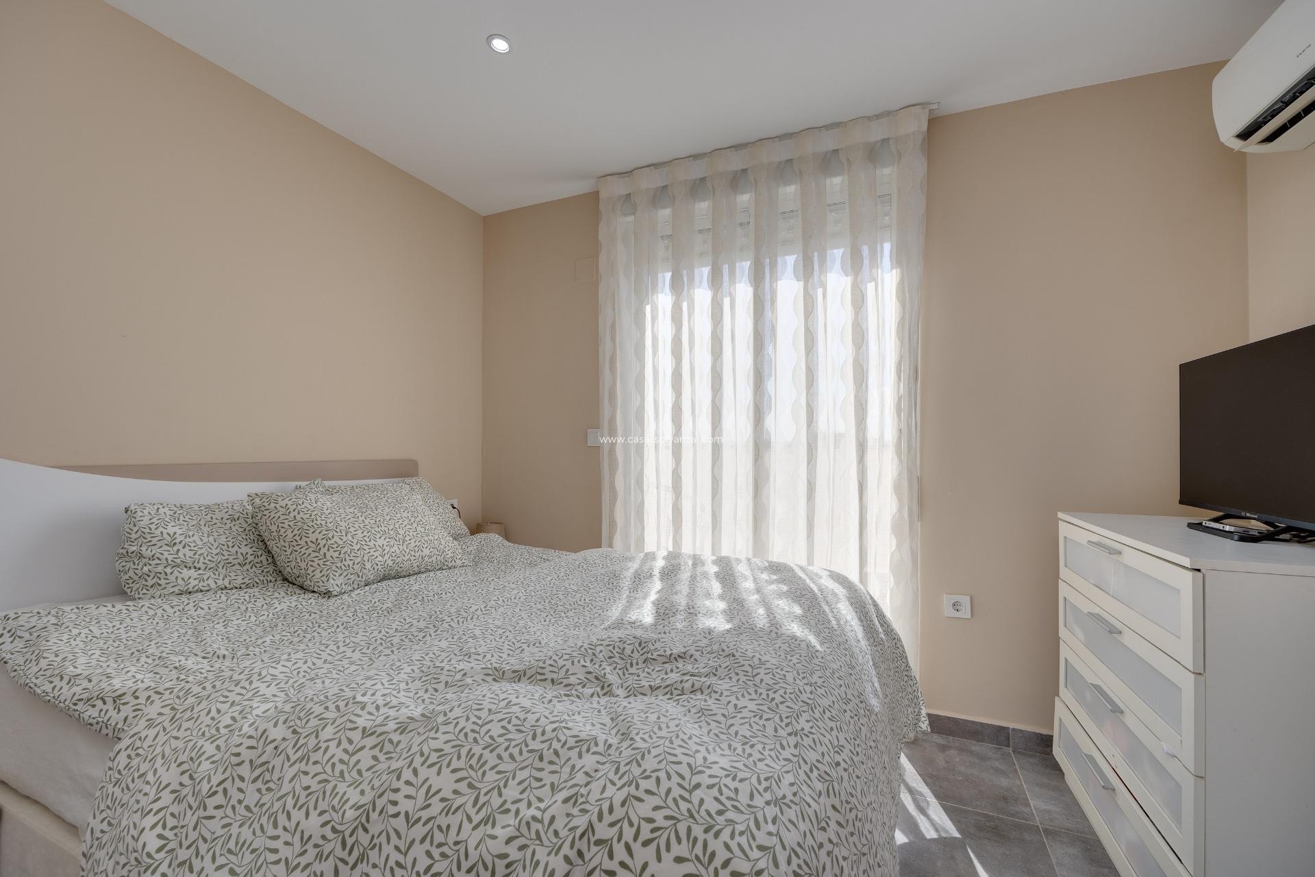 Resale - Apartment / flat - Torrevieja - Center