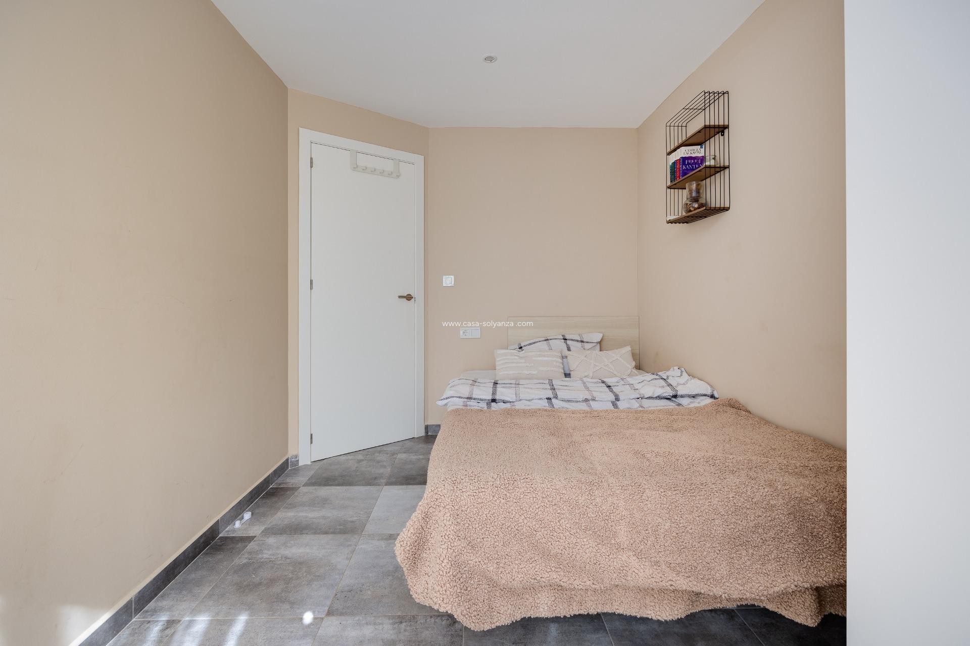 Resale - Apartment / flat - Torrevieja - Center