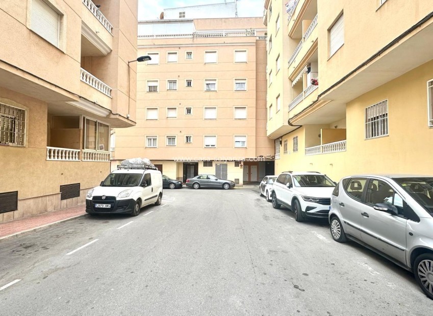 Resale - Apartment / flat - Torrevieja - Center
