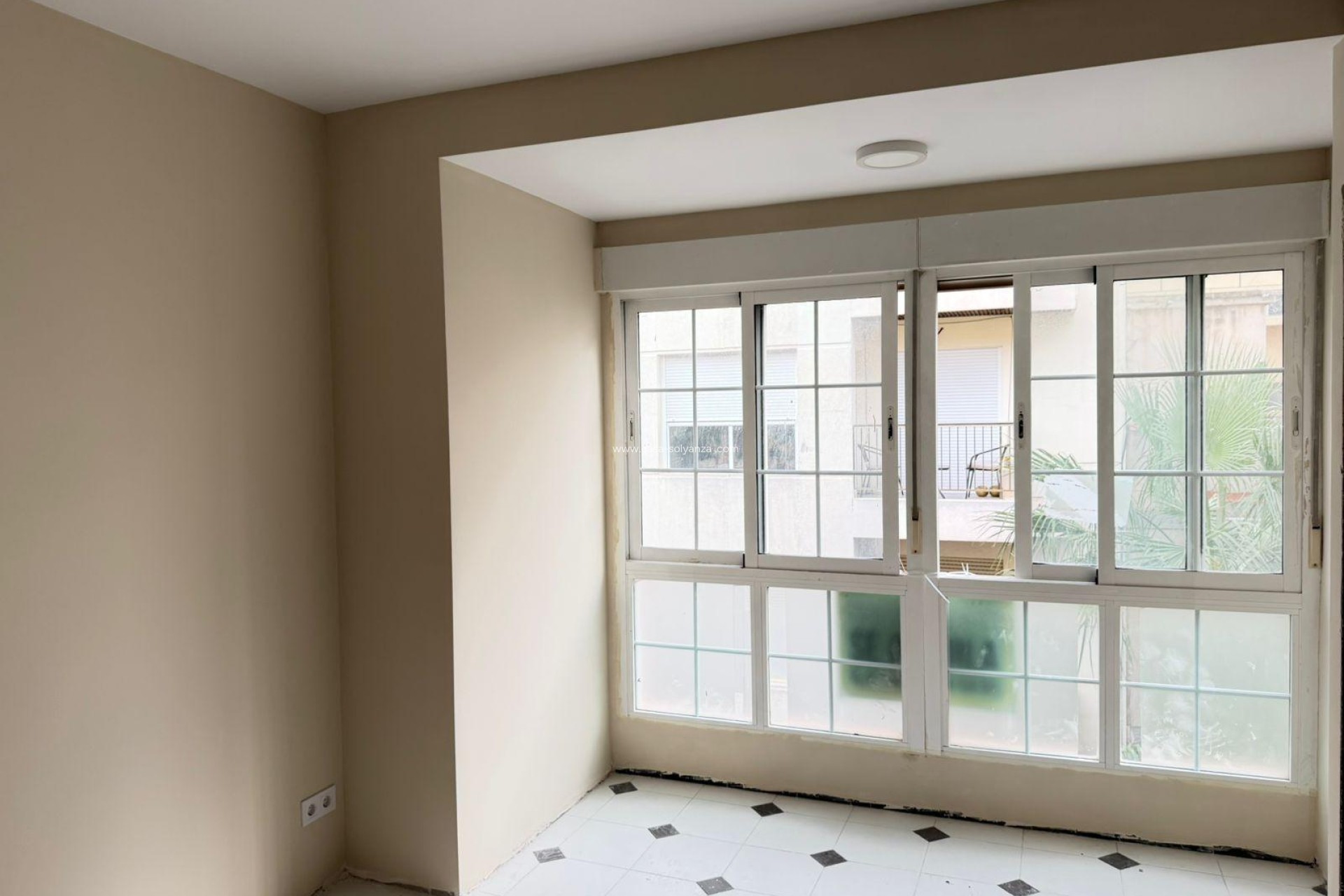 Resale - Apartment / flat - Torrevieja - Center