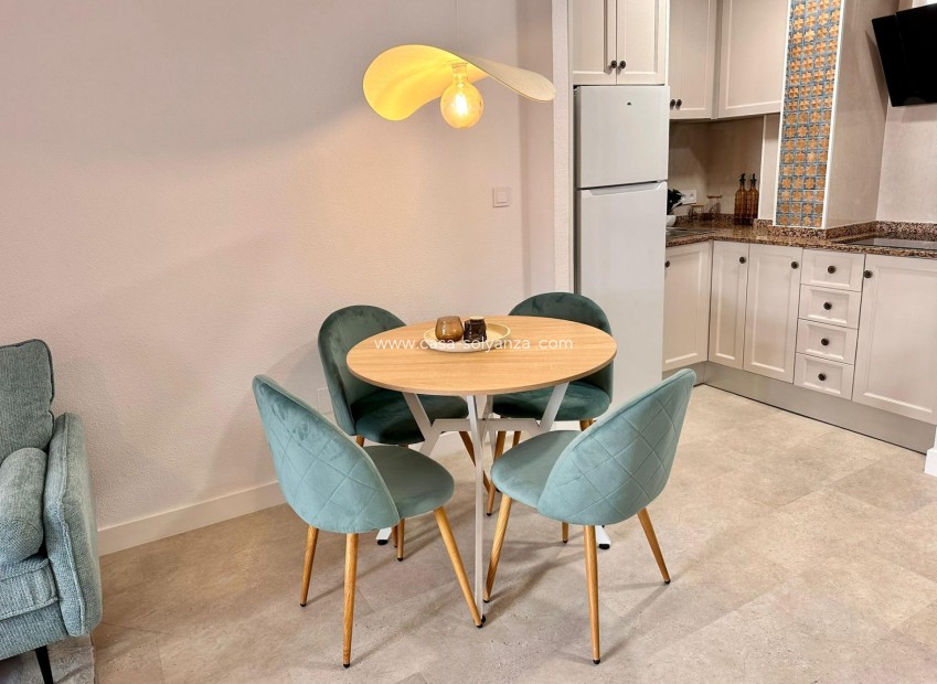 Resale - Apartment / flat - Torrevieja - Center