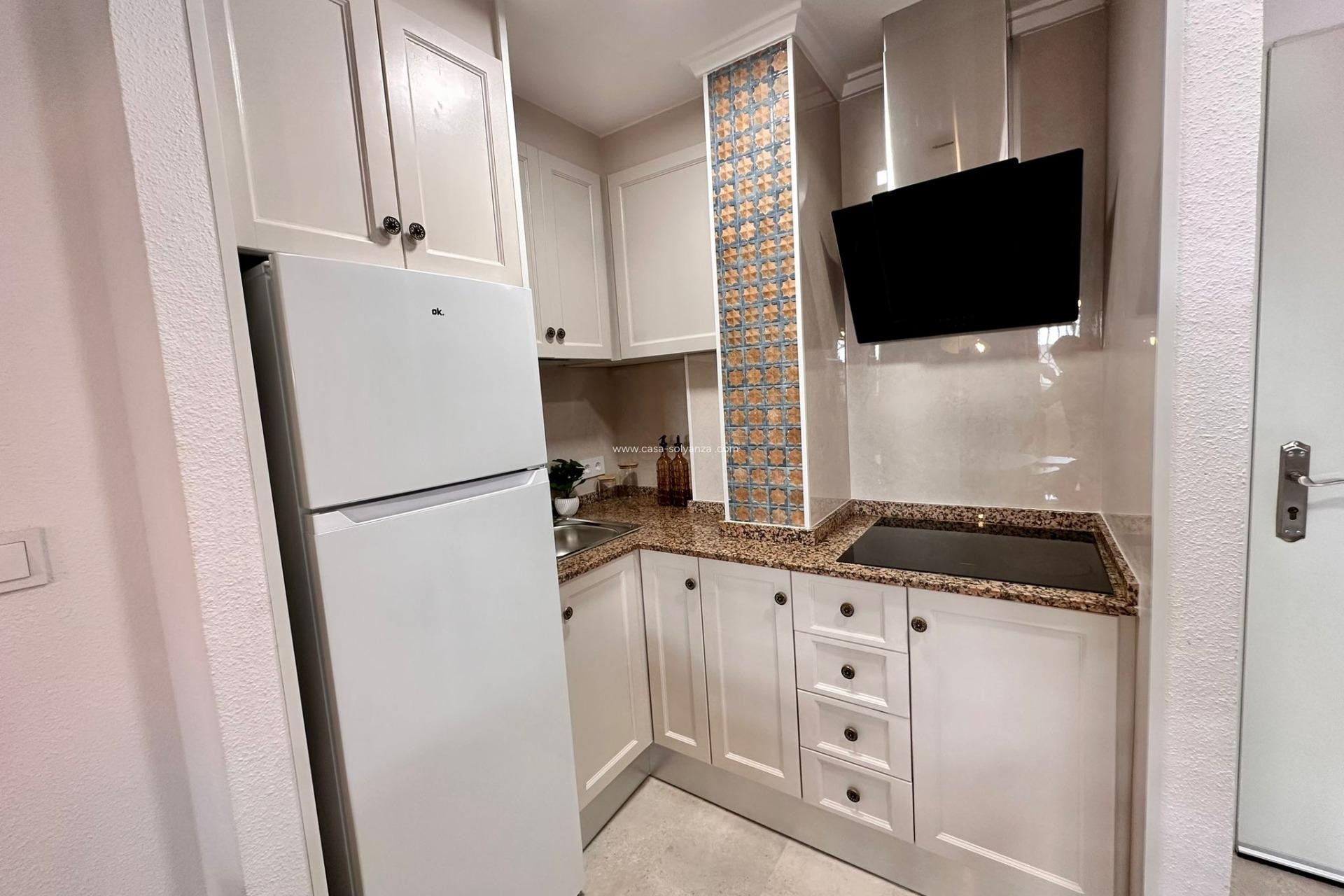 Resale - Apartment / flat - Torrevieja - Center